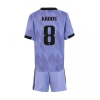 Dres Real Madrid Toni Kroos #8 Gostujuci za djecu 2022-23 Kratak Rukav (+ kratke hlače)